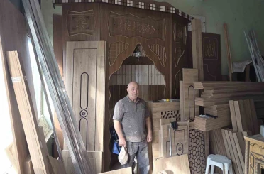 50 yılda 63 camiye mihrap ve minber yaptı 