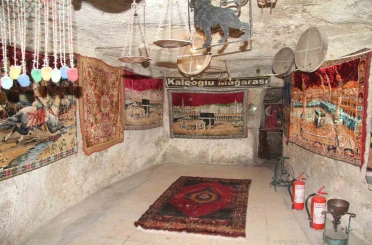 500 yıllık Kaleoğlu Mağarası’ndaki duvar halıları ziyaretçileri hayran bırakıyor 