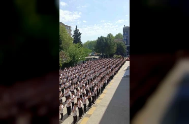 537 öğrenciden dev kaşık oyunu koreografisi 