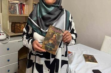 60 yaşında okuma yazma öğrendi, 71 yaşında kitap yazdı 