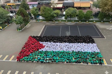 600 öğrenciden Filistin’e dev bayraklı destek 