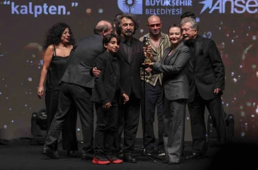 62. Altın Portakal’a ‘Tavşan İmparatorluğu’ 7 ödülle damga vurdu 