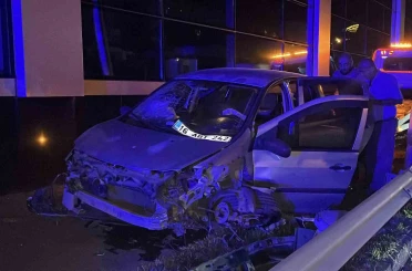 7 saatlik sürüş sonrası uyuyan sürücü kaza yaptı: 2 yaralı 
