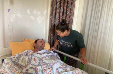 7 yıldır yatağa bağımlı eşine bakan kadına evden tahliye şoku 