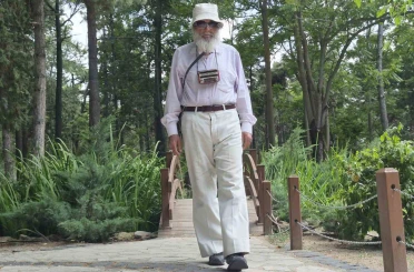 76 yaşındaki Sait dede teknolojiyi reddetti, yol arkadaşı sadece radyosu oldu 