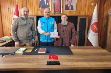 80 yaşındaki emekli imam ve öğretmen oğlundan Gazze’ye anlamlı destek 