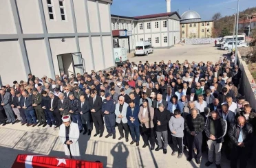 94 yaşında hayatını kaybeden Kore gazisi toprağa verildi 