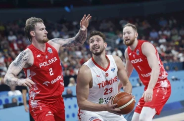 A Milli Erkek Basketbol Takımı, yarı finalde Yunanistan ile karşılaşacak 