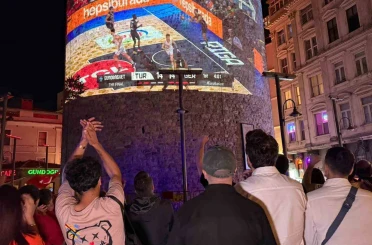 A Milli Erkek Basketbol Takımı’nın final maçı heyecanı Galata Kulesi’nde yaşandı 