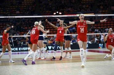 A Milli Kadın Voleybol Takımı final için sahada 