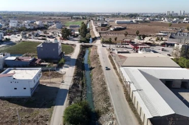 Açık bırakılan atık su deresi vatandaşı perişan ediyor 