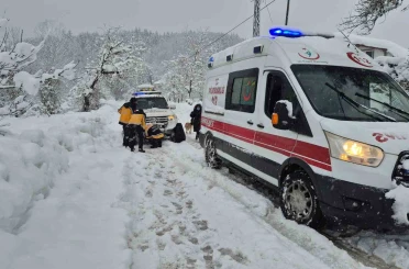 Acil sağlık ekipleri, 41 yıldır taşıdıkları ’Hızır’ ismine uygun şekilde görev yapıyor 