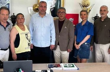 Adana Demirspor’a yerel basından 100 bin liralık destek 