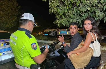 Adana’da alkollü araç kullananlar polisten kaçamadı 