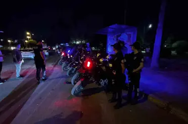 Adana’da "Huzur ve Güven" uygulaması: 64 aranan şahıs yakalandı, 191 araca 1 milyon 139 bin TL ceza
