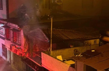 Adana’da müstakil ev alev alev yandı 