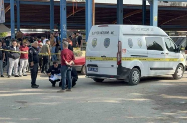Adana’da semt pazarını kana buladılar: 2 ölü, 5 yaralı 