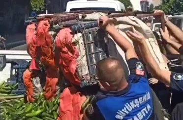 Adana’da zabıta seyyara operasyon yaptı, ürünleri ziyan etti 