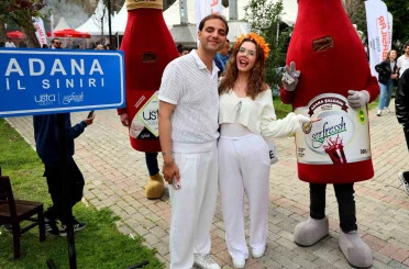 Adana’nın tescilli lezzeti şalgam, karnavalın gözdesi oldu 