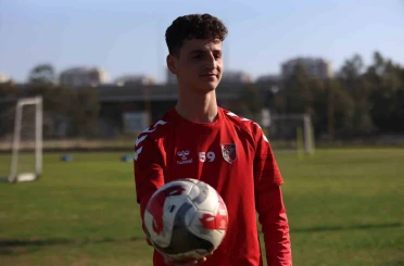 Adem Yeşilyurt: "Fenerbahçe’de forma rekabetine girmek istiyorum" 