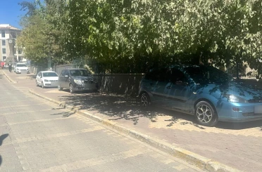 Adıyaman’da kaldırımlar otoparka döndü 