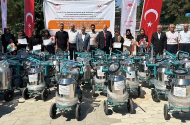 Adıyaman’da süt sağım makineleri üreticilere dağıtıldı 