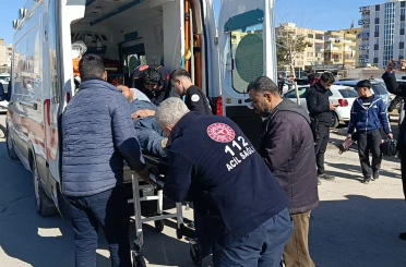 Adliye önünde boşanma kavgası: 2 yaralı 