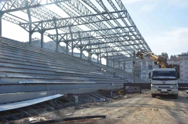 Adnan Menderes Stadı’nda çalışmalar sürüyor 