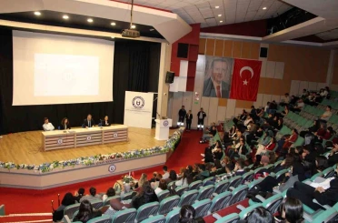 ADÜ’de "Öğretmenlik Yolunda: Deneyimden İlham Almak" etkinliği gerçekleştirildi 