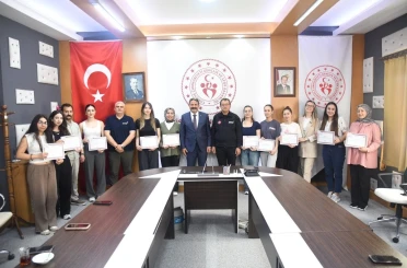 AFAD gönüllüsü öğrenciler ilk yardım belgelerini aldı 