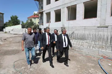 Ağrı Milli Eğitim Müdürü Çakan, Patnos’ta okullardaki hazırlıkları inceledi
