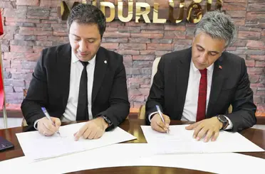 Ağrı Şeker Fabrikası ile Milli Eğitim Müdürlüğü arasında iş makineleri operatörü yetiştirme protokolü imzalandı
