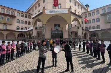 Ağrı’da okullarda Ramazan ilahileri yankılanıyor 