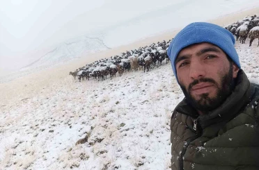 Ağrı’da yüksek kesimlere mevsimin ilk karı düştü