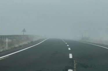 Ağrı’nın Patnos ilçesinde yoğun sis ulaşımı olumsuz etkiliyor 