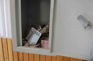 Ahi sandığı, ihtiyaç sahibi öğrencilerin imdadına yetişti 