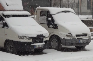 Ahlat’ta mart karı sürprizi: 11 köy yolu ulaşıma kapandı 