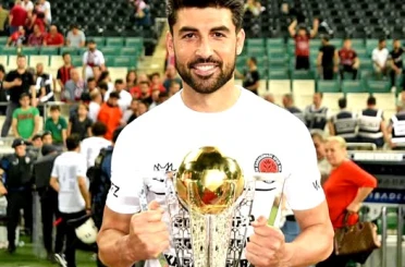 Ahmet Aras’tan Çeşme Belediyespor’a vefa dönüşü