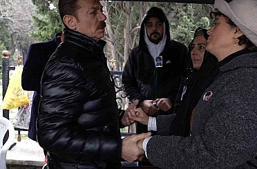 Ahmet Minguzzi ölüm yıl dönümünde kabri başında anıldı 