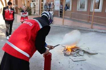 Aile ve Sosyal Hizmetler İl Müdürlüğü’nde afet farkındalık ve yangın tatbikatı 