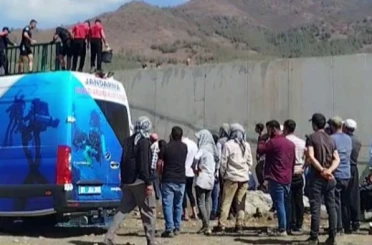 Ailesi hasat yaparken sulama kanalına düşen 8 yaşındaki çocuk boğuldu 