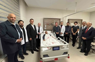 Ailesi uzakta olan gence Vali refakat etti 