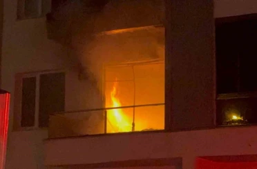 Ailesiyle tartıştı, evini ateşe verdi: 3 kişi dumandan etkiledi 