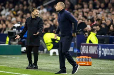 Ajax, John Heitinga’nın görevine son verdi 