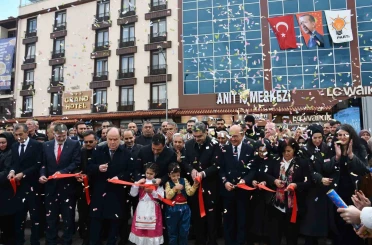 AK Parti Akşehir İlçe Başkanlığı yeni binasında 