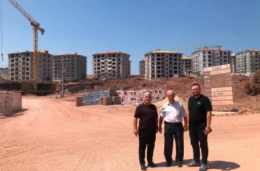AK Parti Bandırma yönetimi, TOKİ inşaatında incelemelerde bulundu 