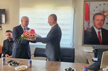 AK Parti Dikili İlçe Teşkilatında devir teslim 