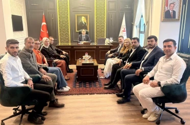 AK Parti Edremit İlçe Teşkilatı’ndan Kaymakam Engin’e ziyaret

