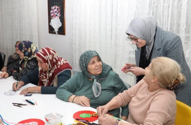 Ak Parti Genel Başkan Yardımcısı Belgin Uygur Alzheımer Gündüz Yaşam Merkezi’ni Ziyaret Etti