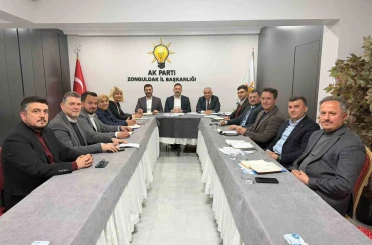 AK Parti İl Başkanlığı’nda değerlendirme toplantısı gerçekleştirildi 